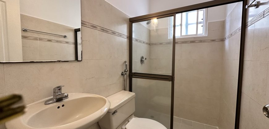 BRISAS DEL GOLF EN VENTA CON GARITA Y PANELES SOLARES