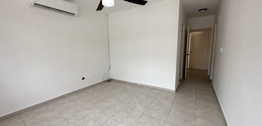 BRISAS DEL GOLF EN VENTA CON GARITA Y PANELES SOLARES