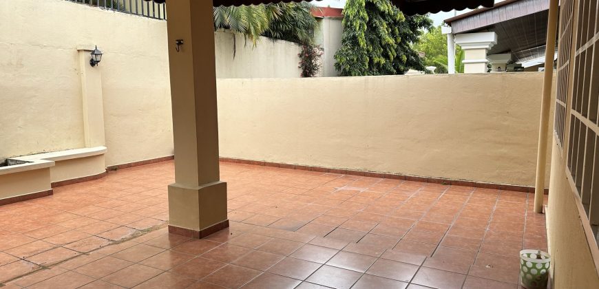 BRISAS DEL GOLF EN VENTA CON GARITA Y PANELES SOLARES