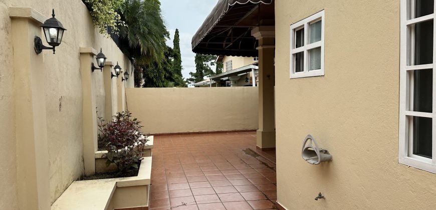 BRISAS DEL GOLF EN VENTA CON GARITA Y PANELES SOLARES