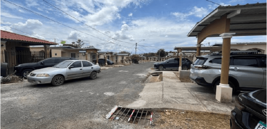Casa en Barriada Las Quintas de Rufina La Villa de Los Santos mejor precio $73,620.00