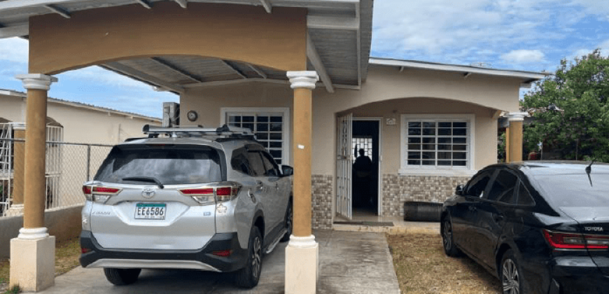 Casa en Barriada Las Quintas de Rufina La Villa de Los Santos mejor precio $73,620.00