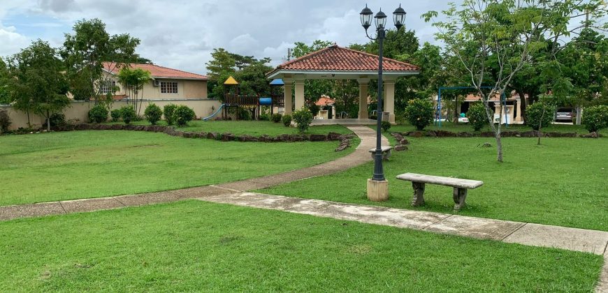 BRISAS DEL GOLF EN VENTA CON GARITA Y PANELES SOLARES