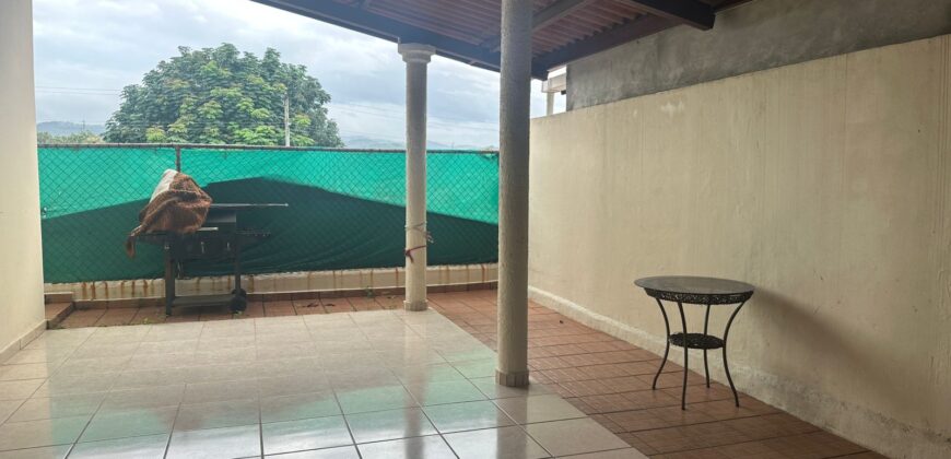 CASA EN BRISAS DEL GOLF DE 4 RECÁMARAS 220K