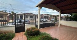 CASA EN BRISAS DEL GOLF DE 4 RECÁMARAS 220K