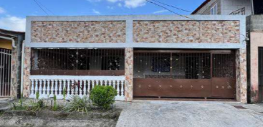 Casa económica en Buena Vista Colón en Venta