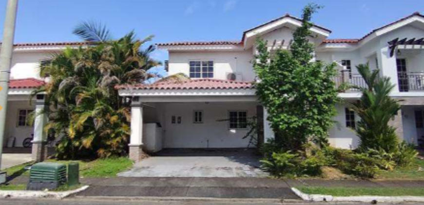 Casa en PH Quintas de Versalles: Una Oportunidad Impresionante en Juan Díaz