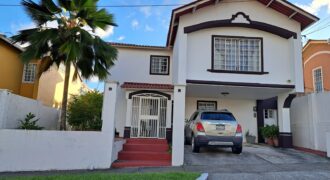Casa en Venta en Palmas Bellas, Villa Zaita 220K