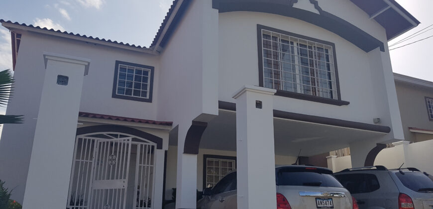 Casa en Venta en Palmas Bellas, Villa Zaita 220K