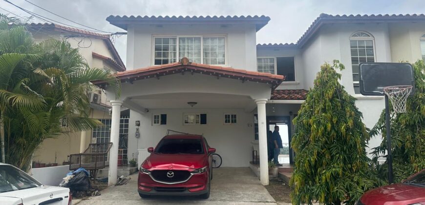 Casa en Alquiler en Brisas del Golf | Residencial Privado  – $1,500 neg
