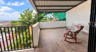 Casa en venta en El Crisol con gran vista y excelente ubicación