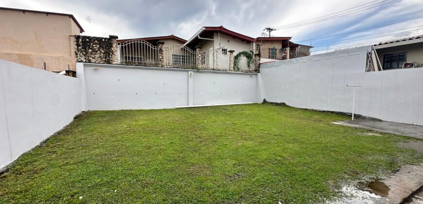 Casa Remodelada en Alquiler en Brisas del Golf