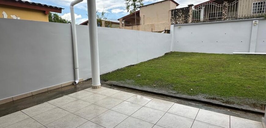 Casa Remodelada en Alquiler en Brisas del Golf