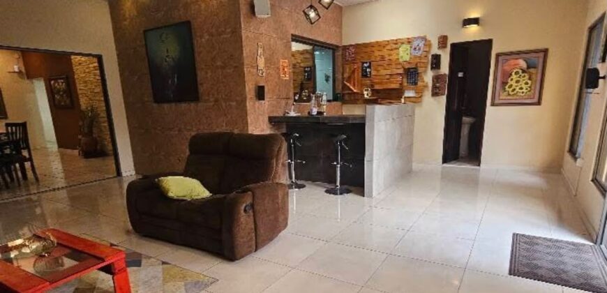 Casa semi amoblada en alquiler en Brisas del Golf | $1,100
