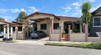 Casa semi amoblada en alquiler en Brisas del Golf | $1,100